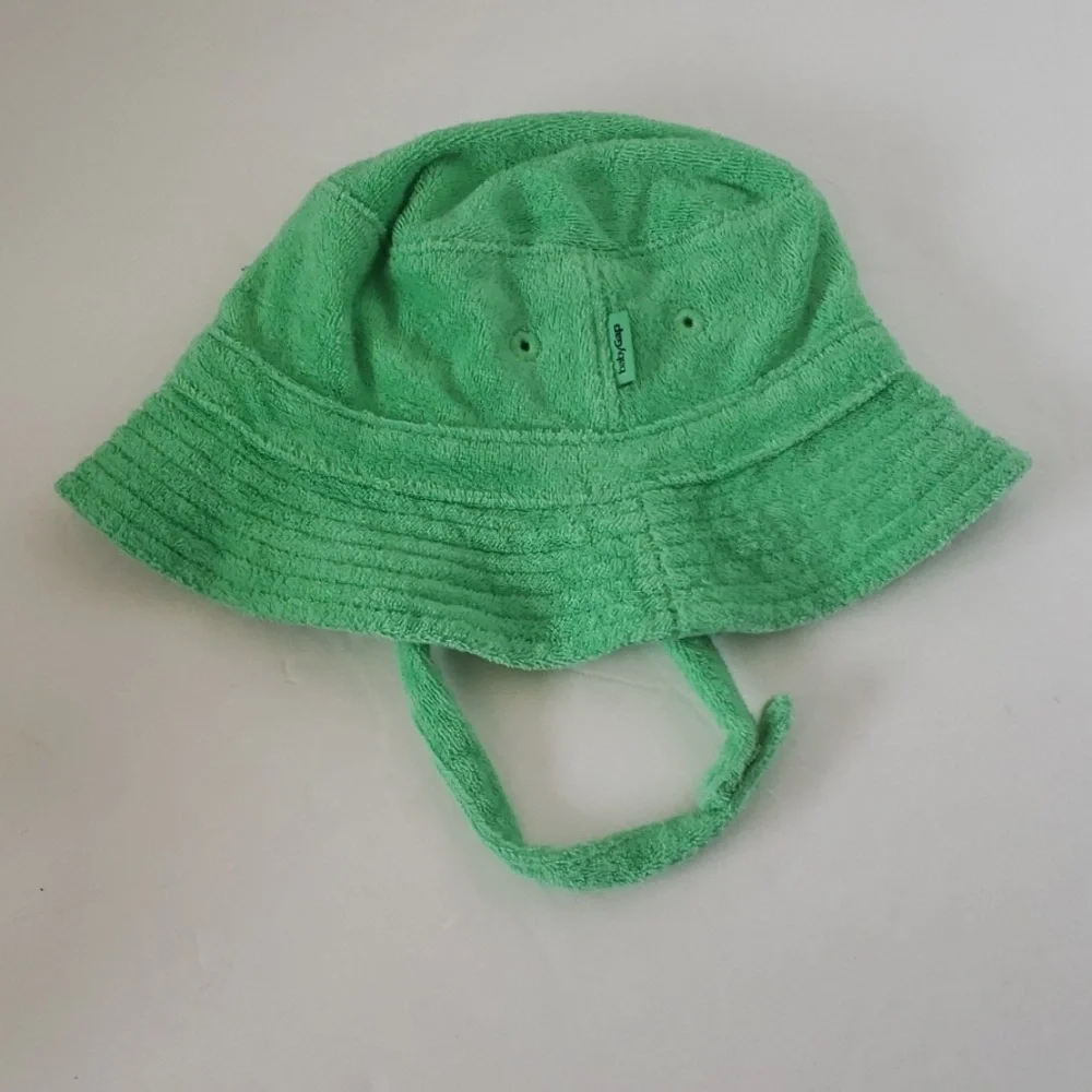 Gap - BabyGap Green bucket hat size 3-6 months
